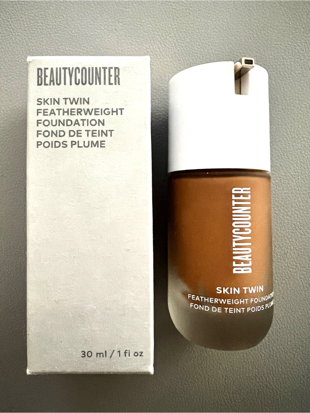 Beautycounter Skin Twin Featherweight Foundation Tan 460